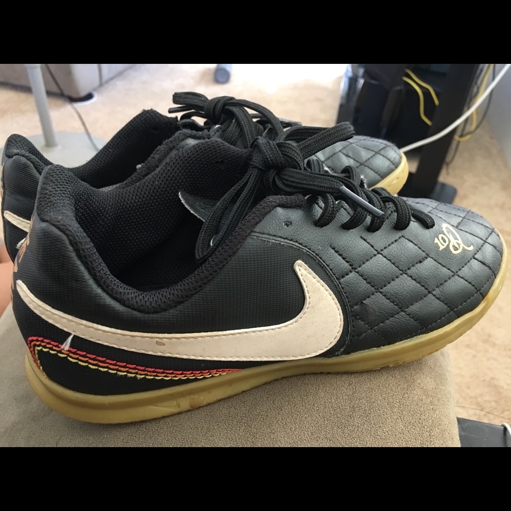 Boy shoes. - Picture 3 of 4
